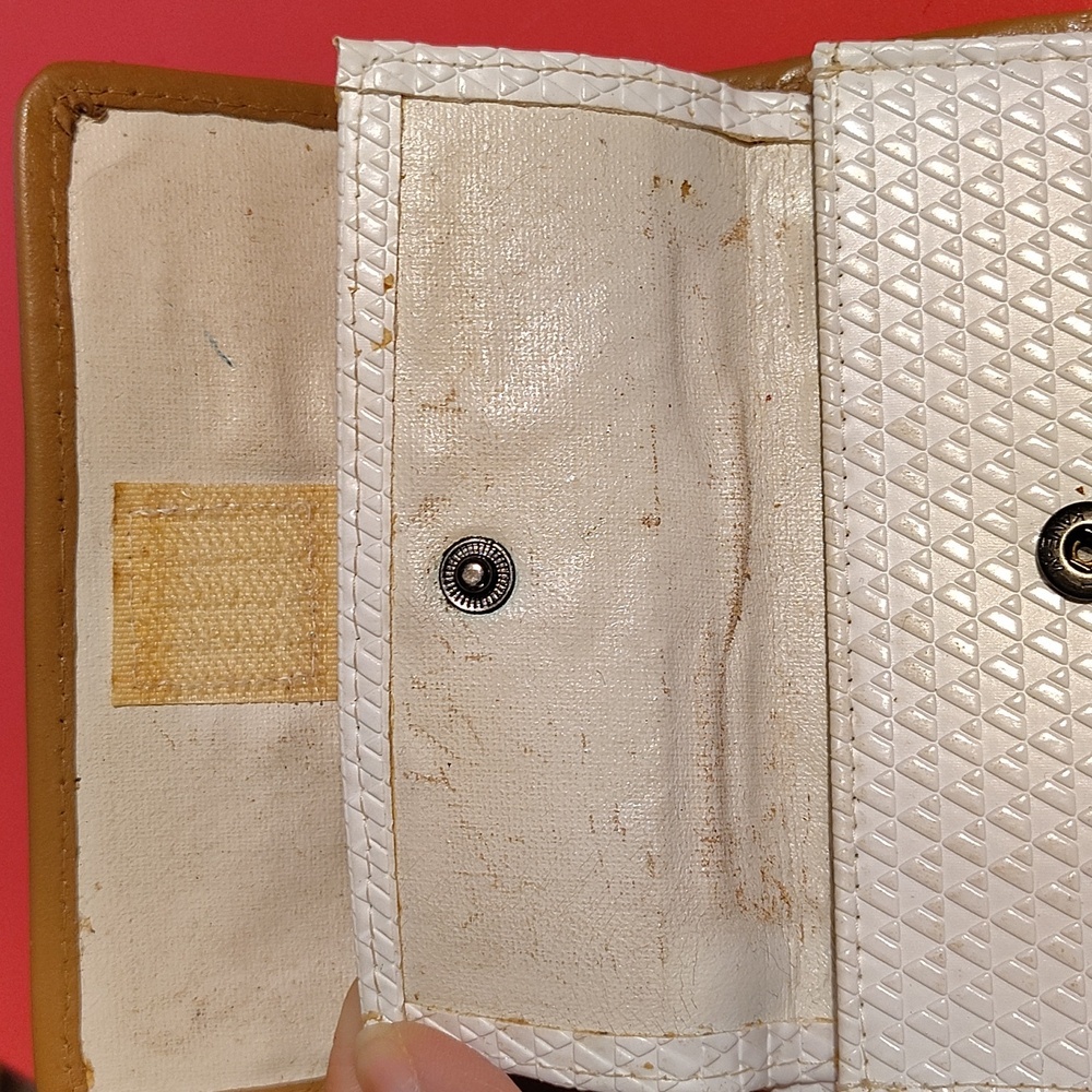 Vtg 80's Liz Claiborne Raised Logo Mini Crossbody Wallet - Picture 6 of 6